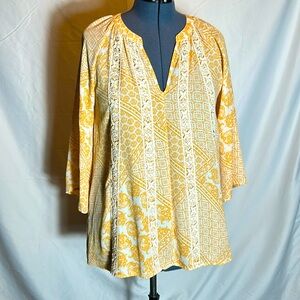 Size M Blouse w/Lace Detail